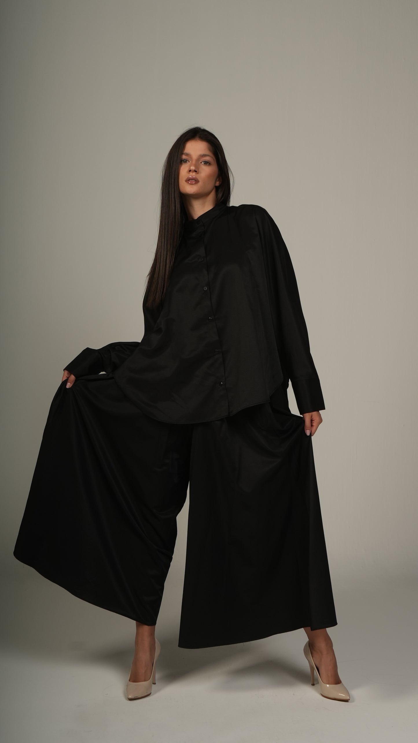 Flowy wide-leg pants and blouse