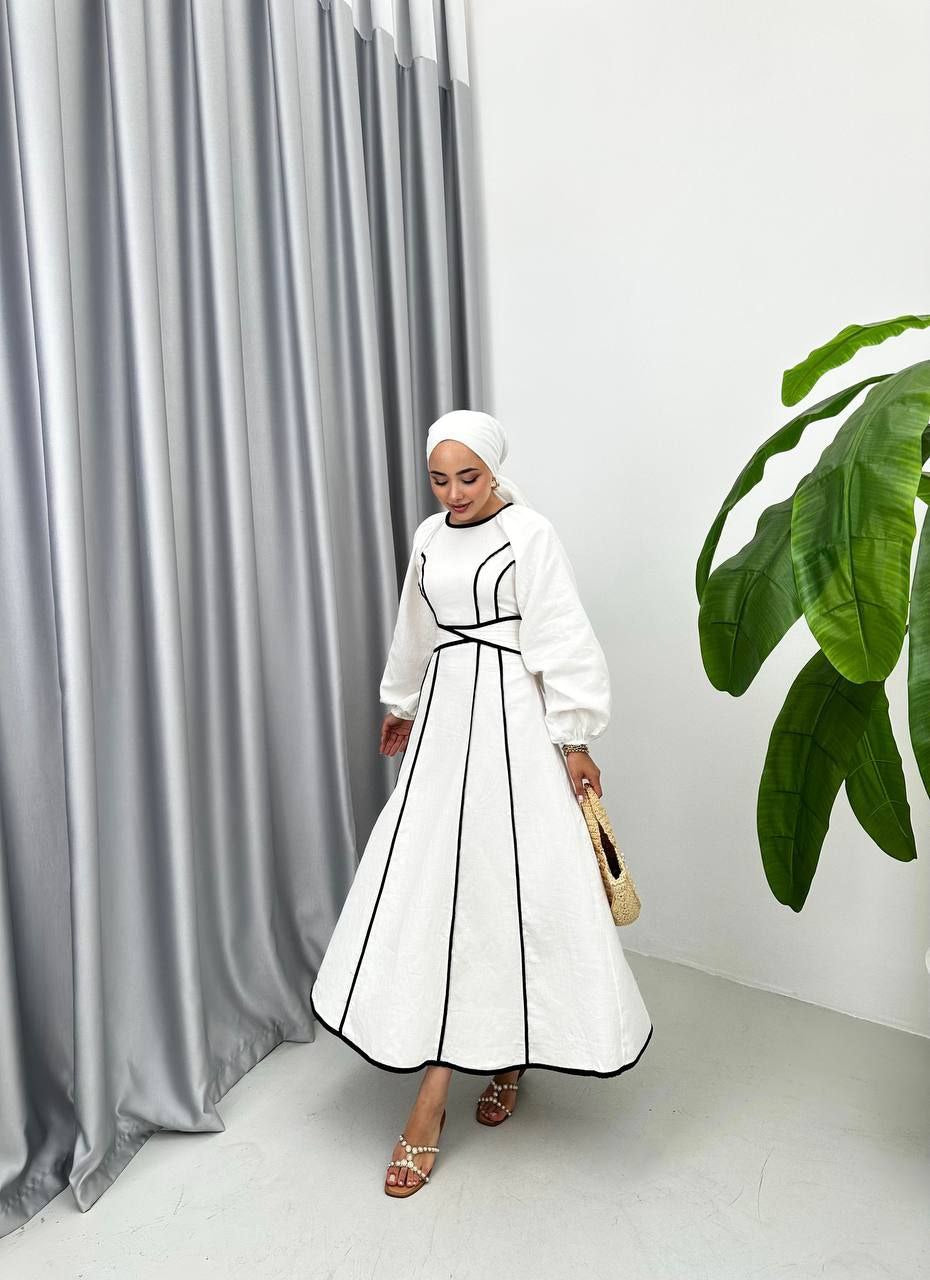 Line dress with piping