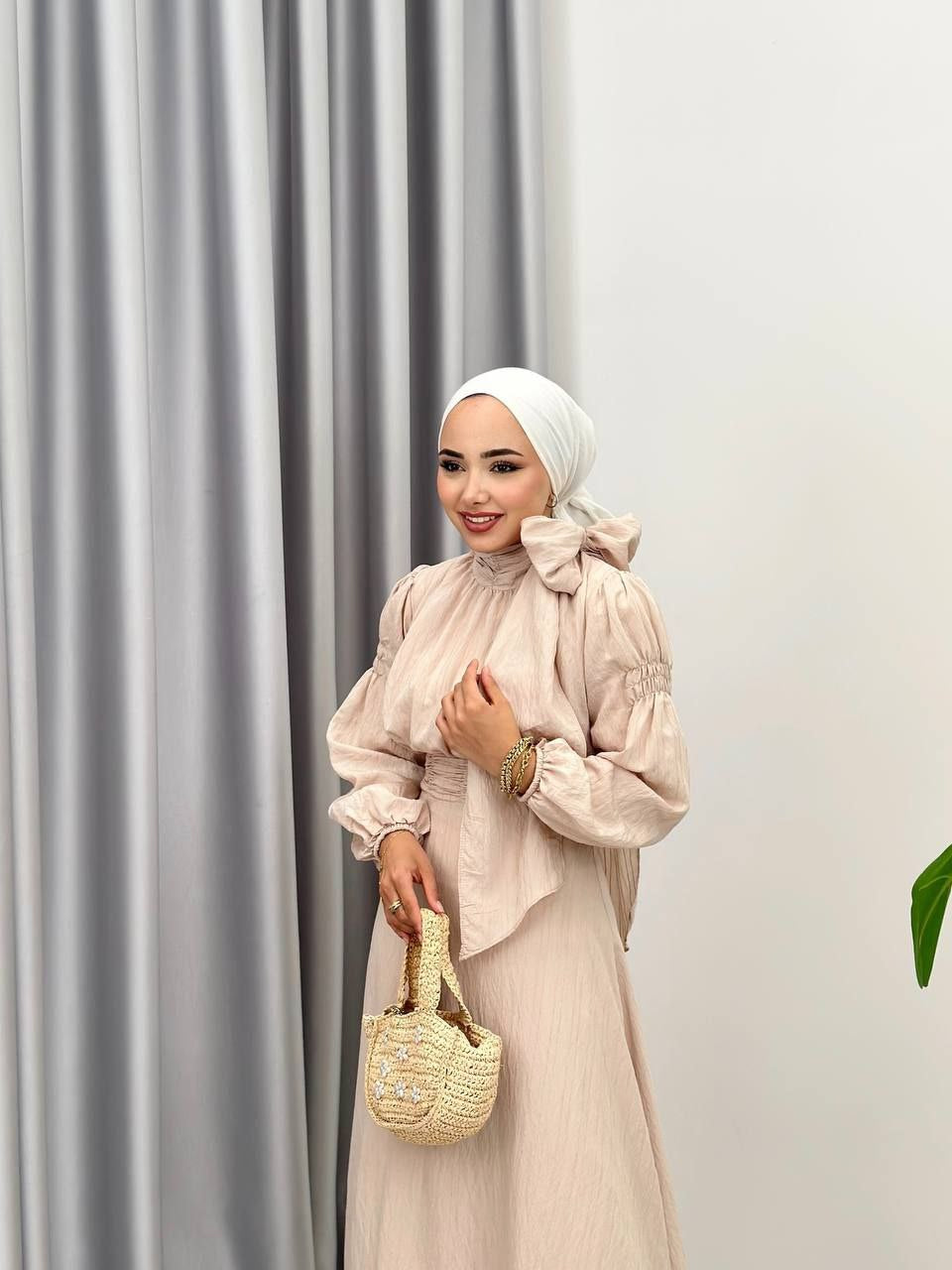 Flow maxi dress with shoulder bow